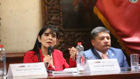 Ministra de Comercio pide diálogo con los mineros 