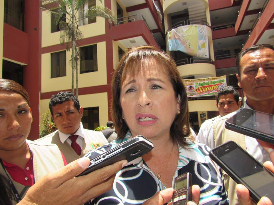 Ministra del Ambiente recoge diagnósticos y propuestas para recuperar bahía El Ferrol de Chimbote