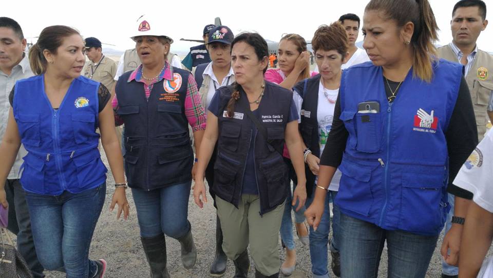 Ministra de Salud lleva ayuda a población de Huarmey afectada por fuertes lluvias 