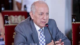 Ministro de Educación, Óscar Becerra: “No hay argumento legal para anunciar una huelga de maestros”