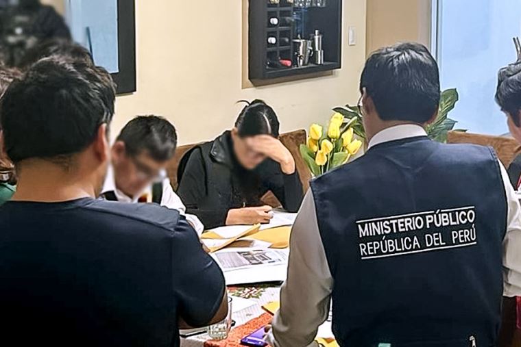 Allanan vivienda de vocero presidencial y otros investigados de caso de alimentos escolares en mal estado