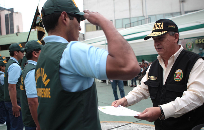 Ministro Urresti anuncia que dos mil policías del grupo “Terna” darán seguridad en las calles