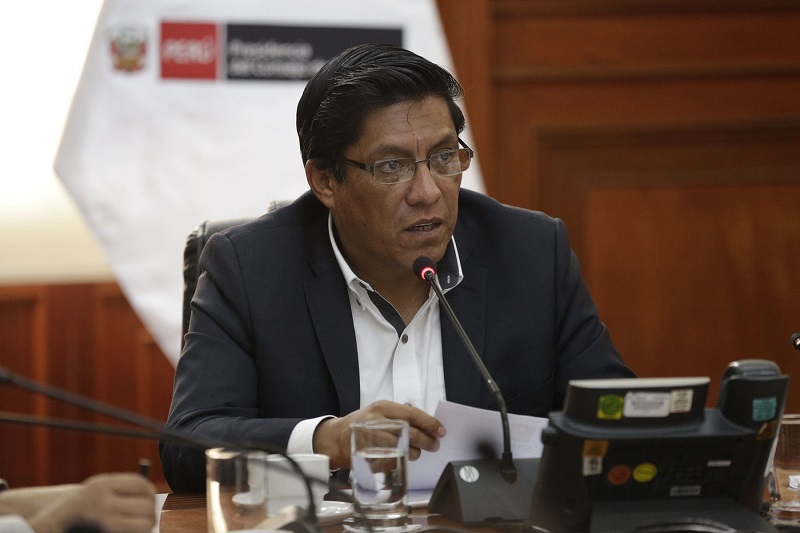 Vicente Zeballos lamenta muerte de tres personas por coronavirus