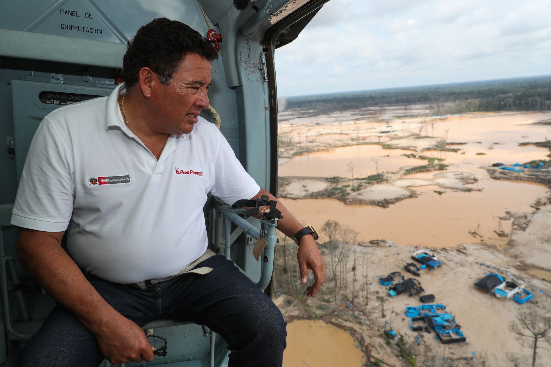 Ministro de Defensa José Huerta fallece víctima de paro cardíaco