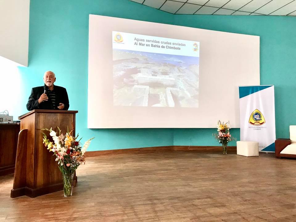 Nuevo Chimbote: exministro de Ambiente participó en foro sobre desastres naturales