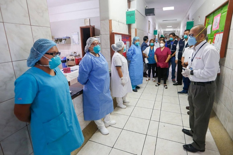 Minsa declara alerta roja en los establecimientos de salud a nivel nacional por covid-19