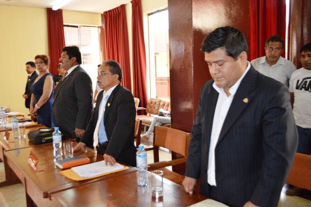 Pleno municipal de Chimbote realizó minuto de silencio en homenaje a Fernando Arias