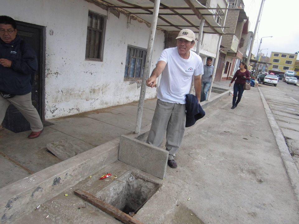 Chimbote: 12 viviendas de “Miramar” afectadas por filtración de desagüe por oleajes anómalos 