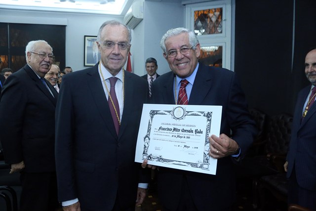 Academia Peruana de Derecho incorporó a rector de UCV Miró Quesada Rada