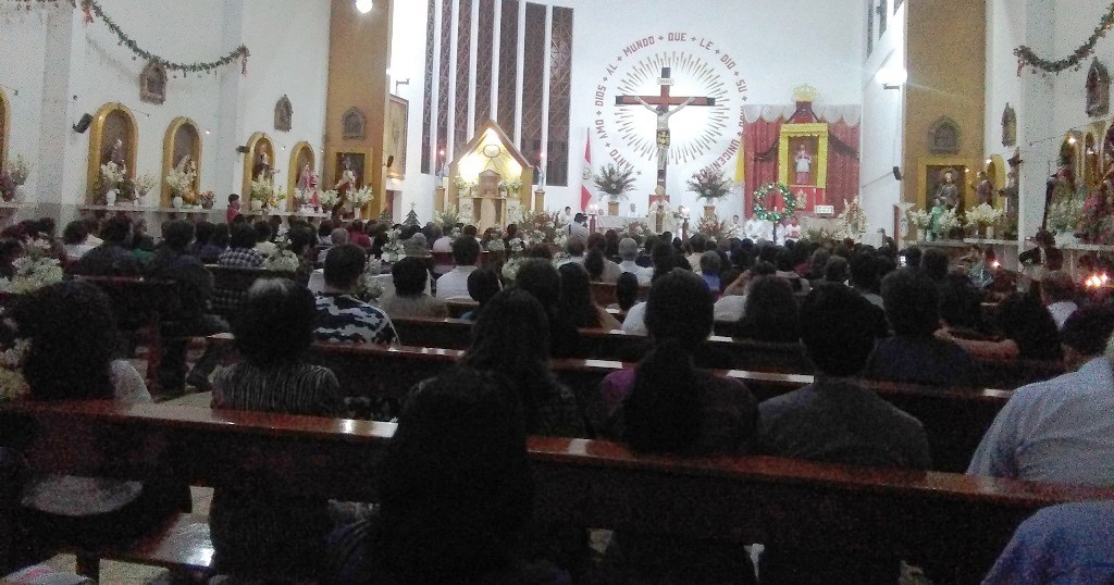 Masiva misa presidió Obispo de Chimbote por 40 años de sacerdocio de fray Héctor Herrera    