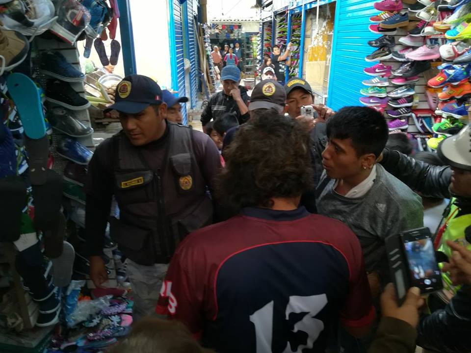 Intervienen a sujeto que intentó robar dinero de una puesto del mercado Modelo de Chimbote