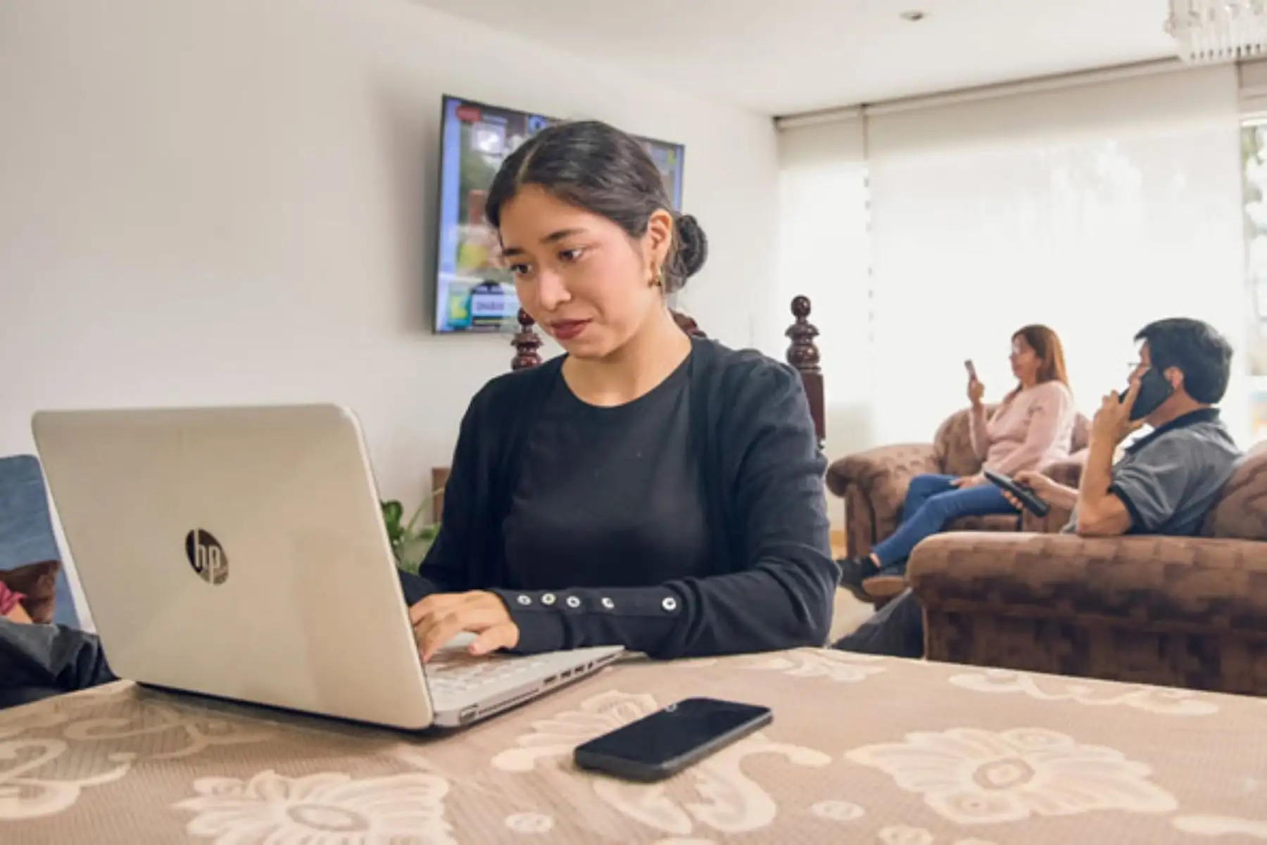 Fortalecerán derechos de usuarios y modernizarán marco regulatorio de telecomunicaciones       