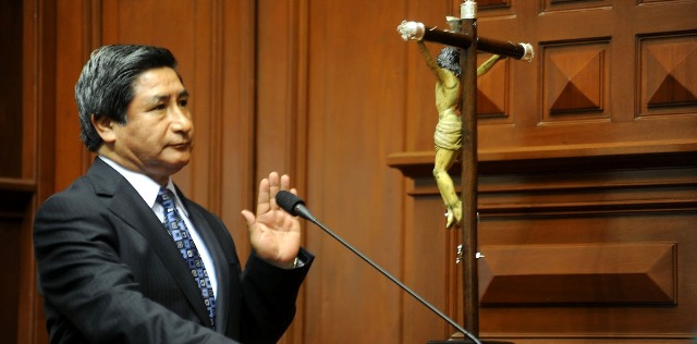Congreso evaluará suspender por 120 días a Modesto Julca