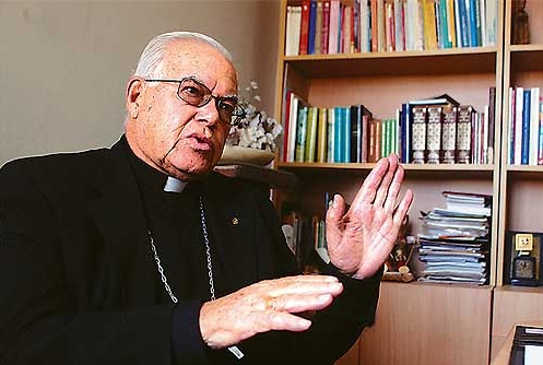 Monseñor Bambarén critica a enfermeras de Essalud que se mantienen en huelga