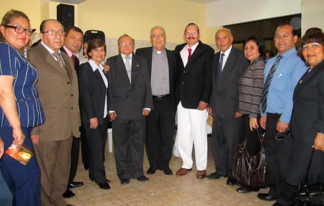 Uladech Católica en celebración del onomástico del Obispo de Chimbote