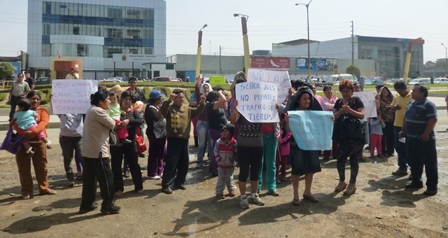 Moradores de “Villa España” buscan conciliar con supuesto dueño de terrenos