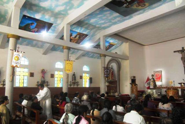 Moro: Bendicen nuevos lienzos en techo del templo parroquial