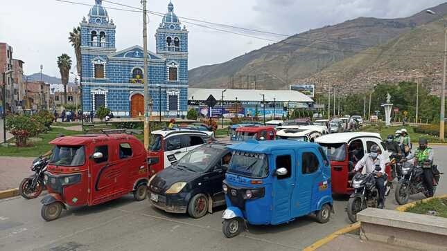 Aprueban formato, calcomanía y holograma del CAT para el 2022