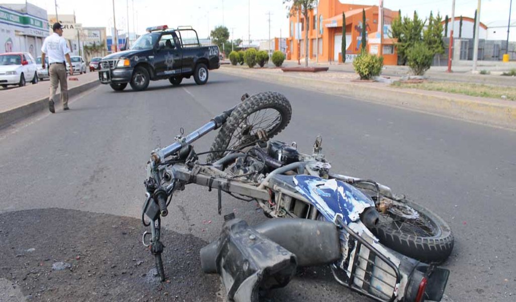 Huarmey: joven  casi pierde la vida tras impactar su motocicleta