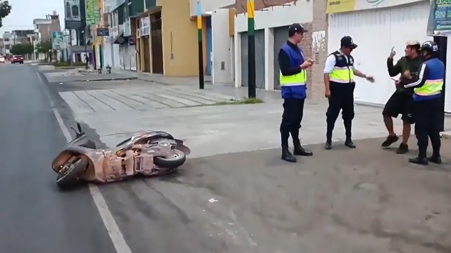 Nuevo Chimbote: motociclista ebrio pierde el control de su vehículo, se despista y resulta herido