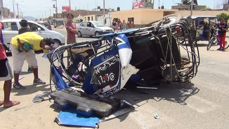 Nuevo Chimbote: camión embiste a mototaxi y dos jóvenes quedaron heridos