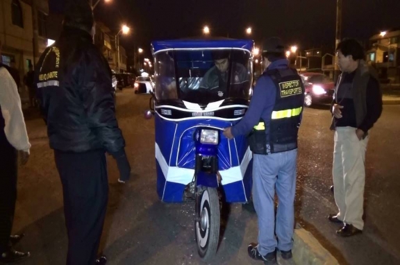 Policía recuperó mototaxi robada en un grifo y atrapó al ladrón en Nuevo Chimbote