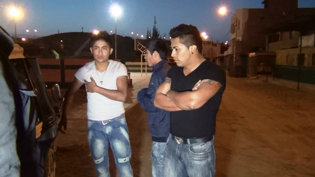   Jóvenes ebrios salvan de morir tras chocar contra un automóvil