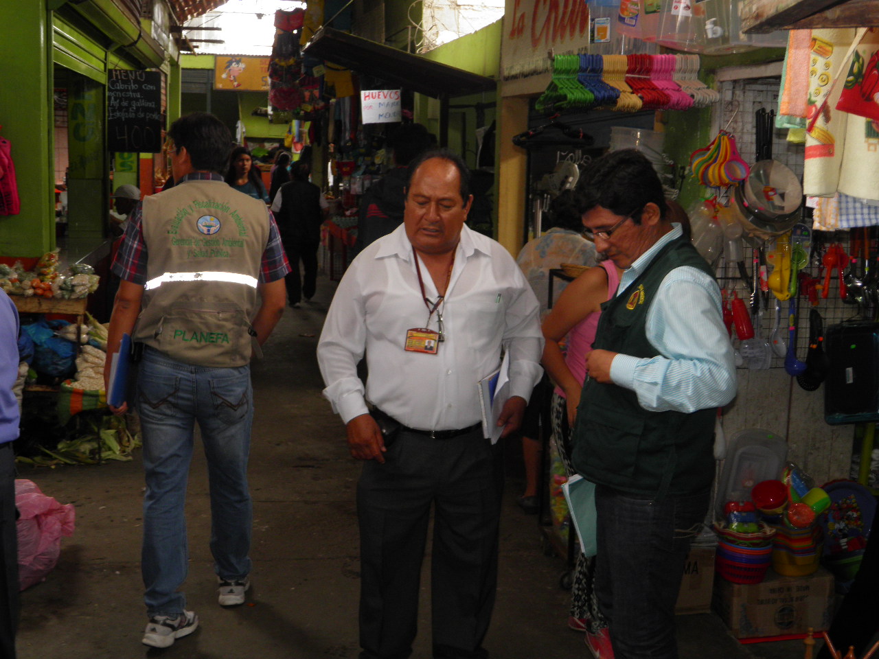 Chimbote: Verifican carnet sanitario en puestos del mercado El Progreso