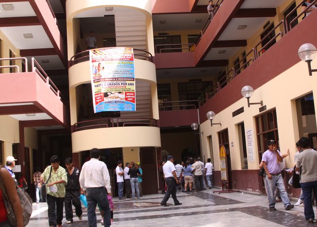 Chimbote: tres funcionarios presentan su carta de renuncia en la Municipalidad del Santa