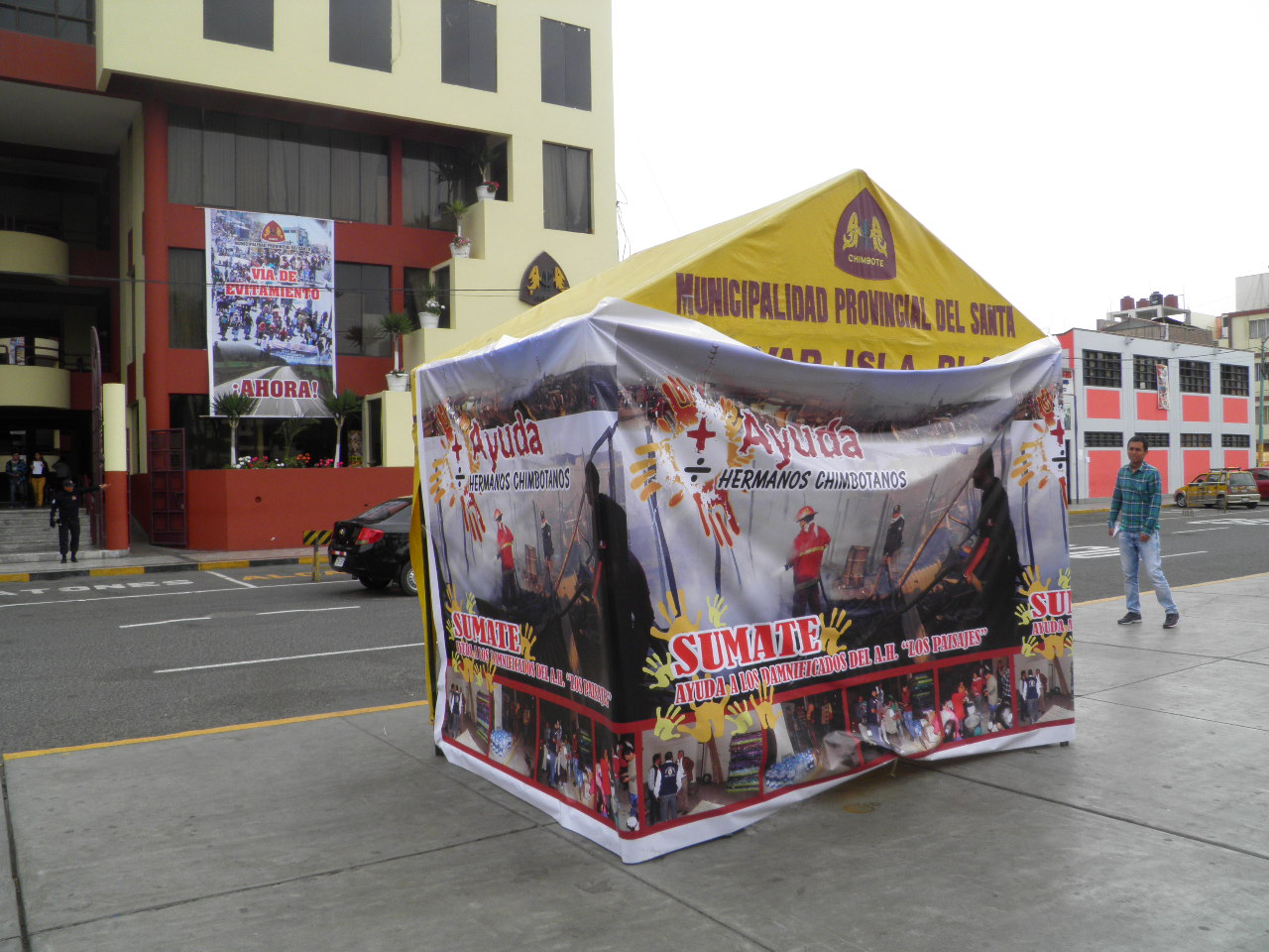 Chimbote: instalan carpa de apoyo para damnificados del incendio cerca de mercado Tres Estrellas