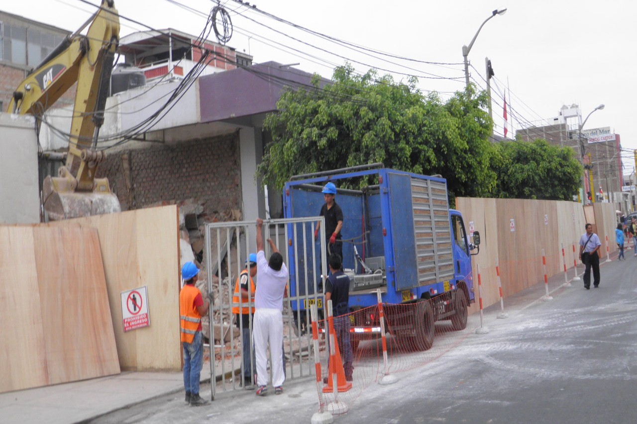 Municipalidad del Santa verificó que trabajos de refacción en la Sunat no afecte el libre tránsito
