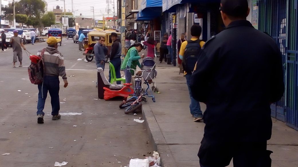 Chimbote: Agentes municipales redoblarán turnos para disuadir el comercio informal por Navidad