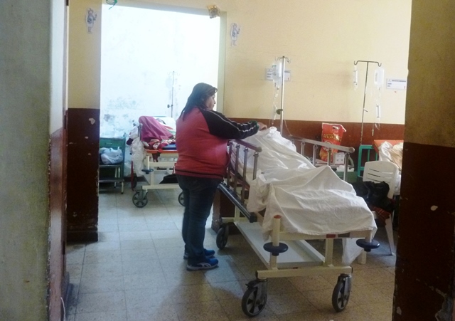 Sujeto apuñala siete veces a su pareja en el “Progreso” y la policía ni enterada