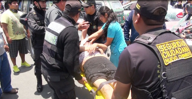 Serenos auxiliaron a mujer que fue atropellada en Av. Pacífico