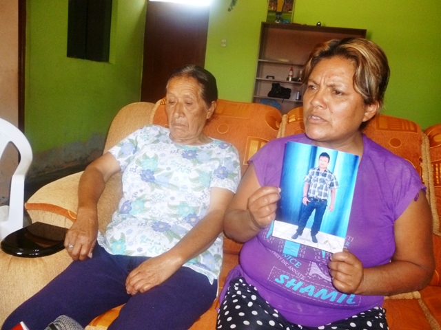 Mujer clama justicia porque presuntos homicidas de su hijo podrían ser absueltos a pesar de pruebas