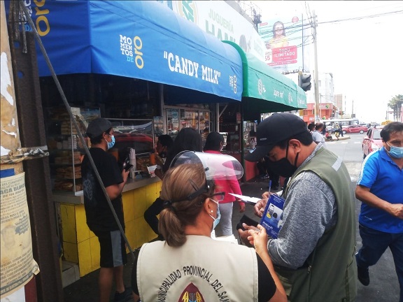 Chimbote: municipalidad multó a juguería por arrojar residuos en la vía pública