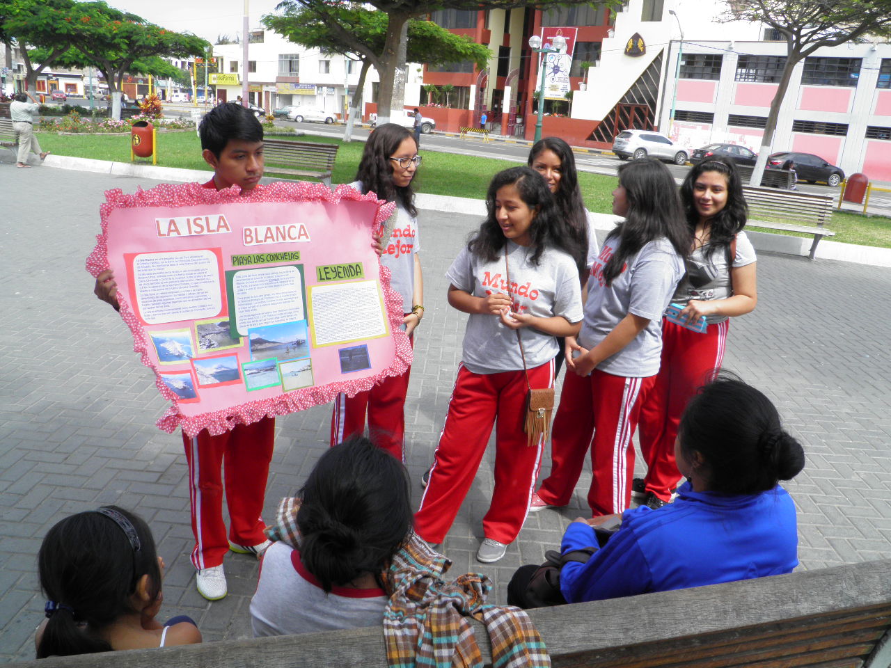 Chimbote: escolares del “Mundo Mejor” concientizan sobre monumentos arqueológicos 