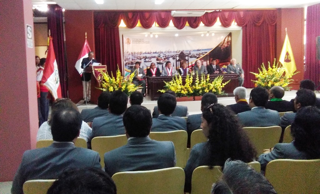 Colegio Mundo Mejor recibió homenaje de autoridades por sus 50 años