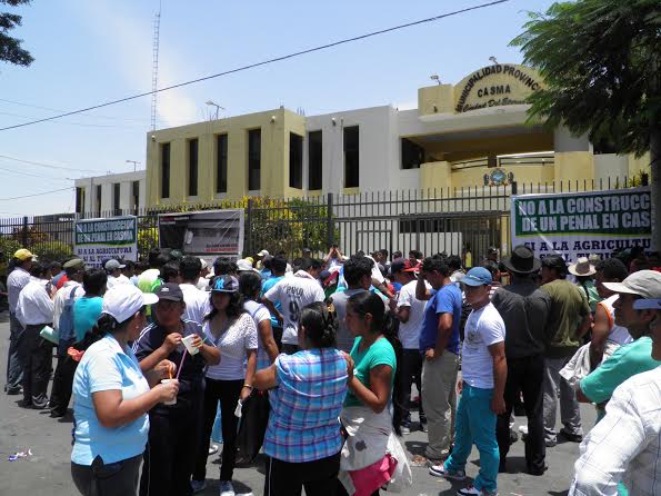 Proveedora amenaza con una jeringa infectada a gerente municipal de Casma  