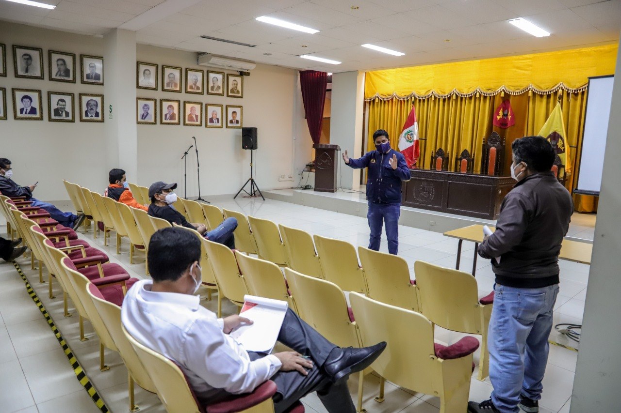 Realizarán mantenimiento de drenes y canales a fin de prevenir desbordes en Chimbote