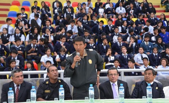 Cientos de escolares recibieron charla de prevención del consumo de drogas