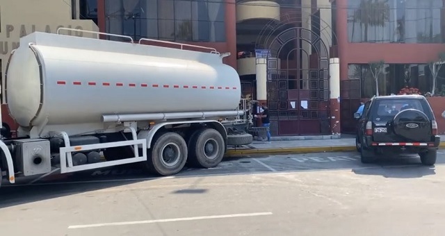 Escándalo: cortan el servicio de agua potable al municipio de Chimbote por deuda
