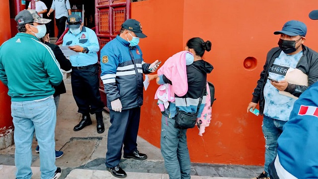 Municipio de Chimbote permite ingreso a sus instalaciones solo a vacunados con dos dosis