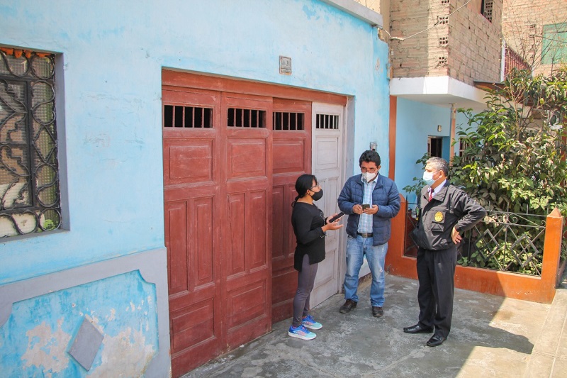 Chimbote: municipio multa a propietarios de camales clandestinos de matanza de pollos