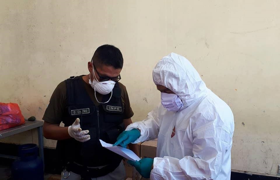 Municipio provincial lleva ayuda a internos del penal de Cambio Puente