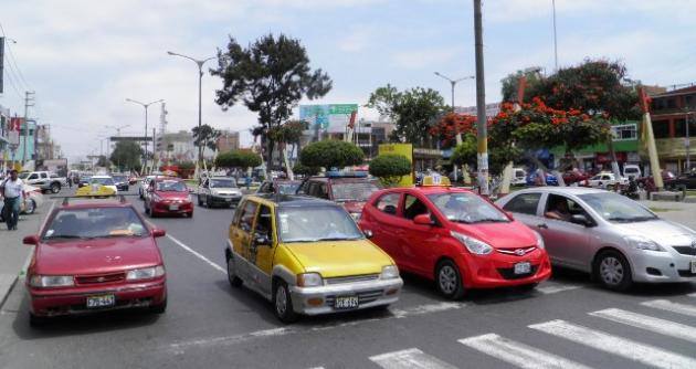 Chimbote: Municipio suspende transporte de colectivos y taxis para frenar el contagio del  covid-19