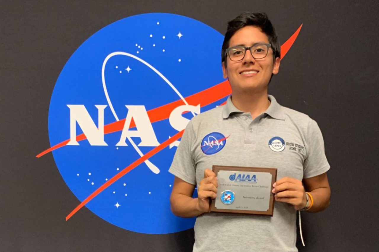 Arturo Flores: el joven peruano que sueña con conquistar la NASA