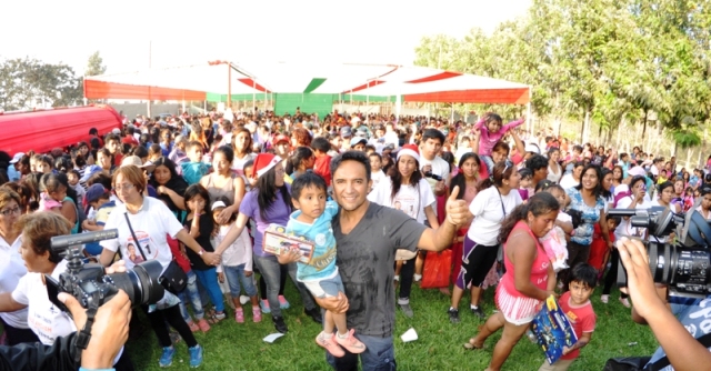 Más de 5 mil juguetes entregó alcalde electo de Nuevo Chimbote