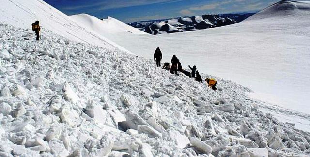 Hallaron cuerpo de uno de los montañistas desaparecidos en nevado Tocllarraju