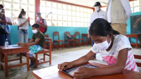 Minedu planteará a la PCM eliminar el distanciamiento en aulas y permitir el 100% de aforo